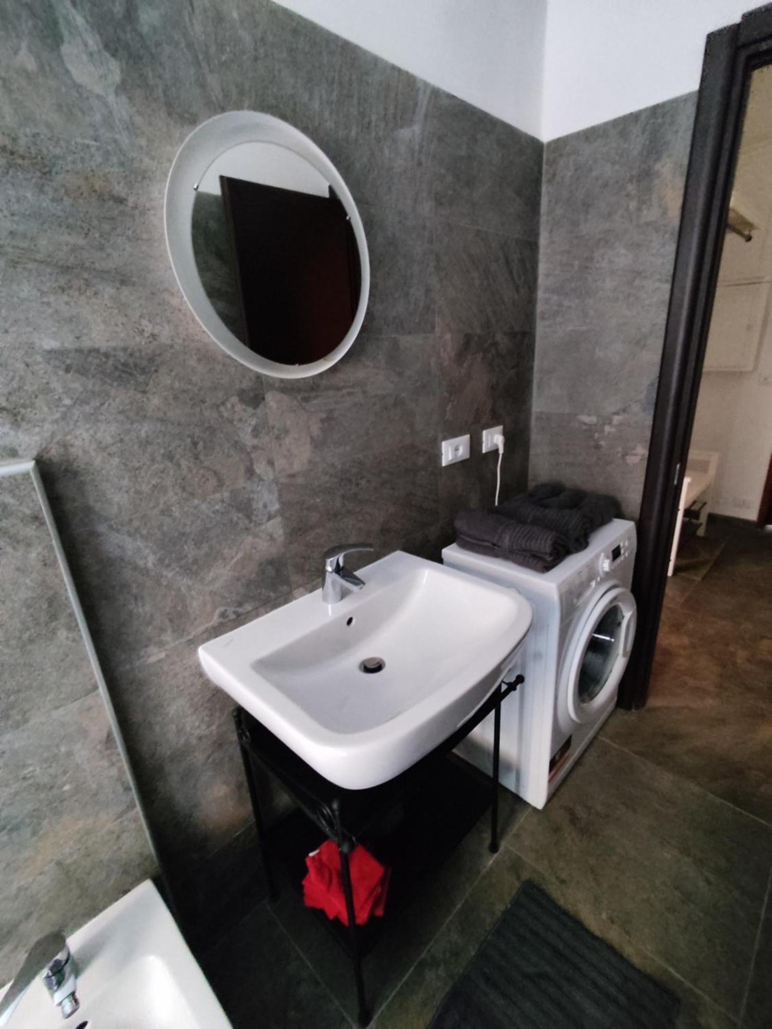 Bell'Appartamento In Cit Turin, Interamente Ristrutturato Bagian luar foto